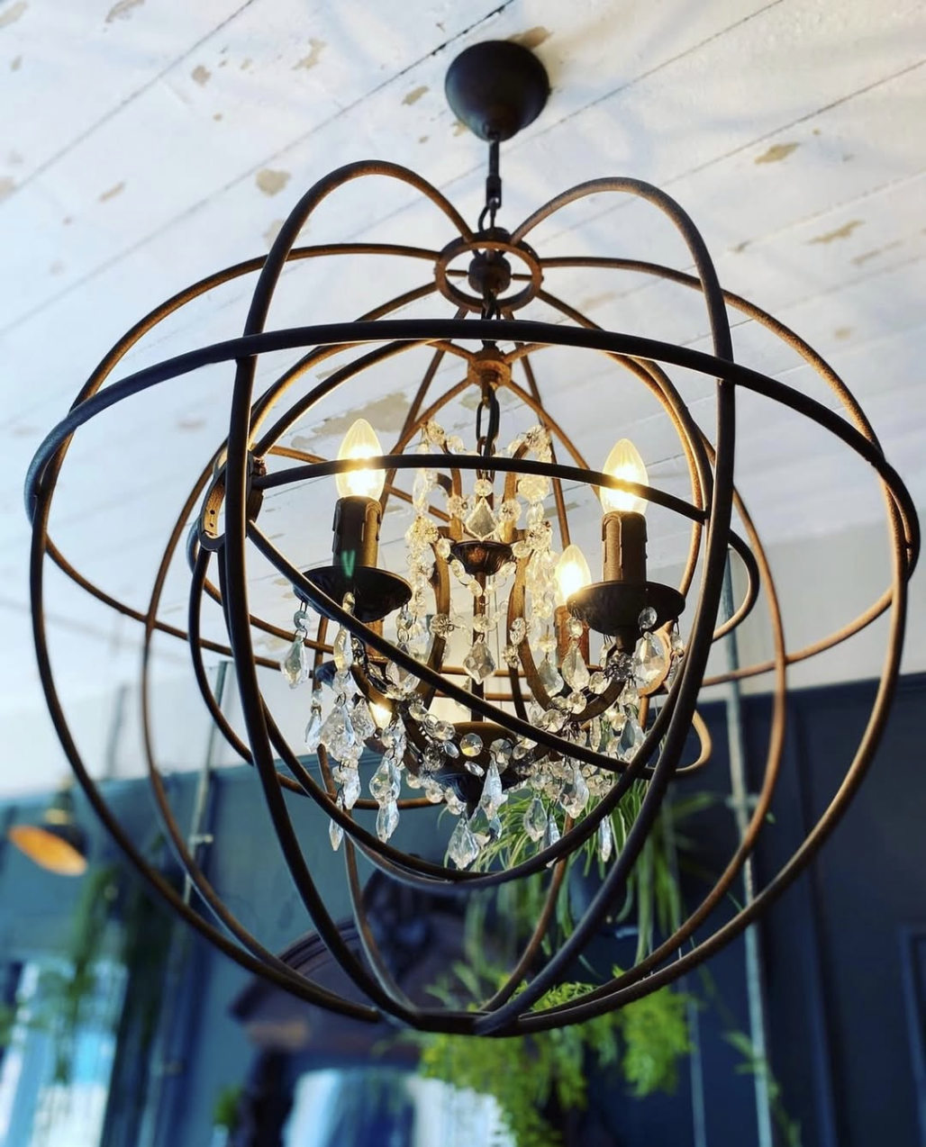 Ornate chandelier at Meraki